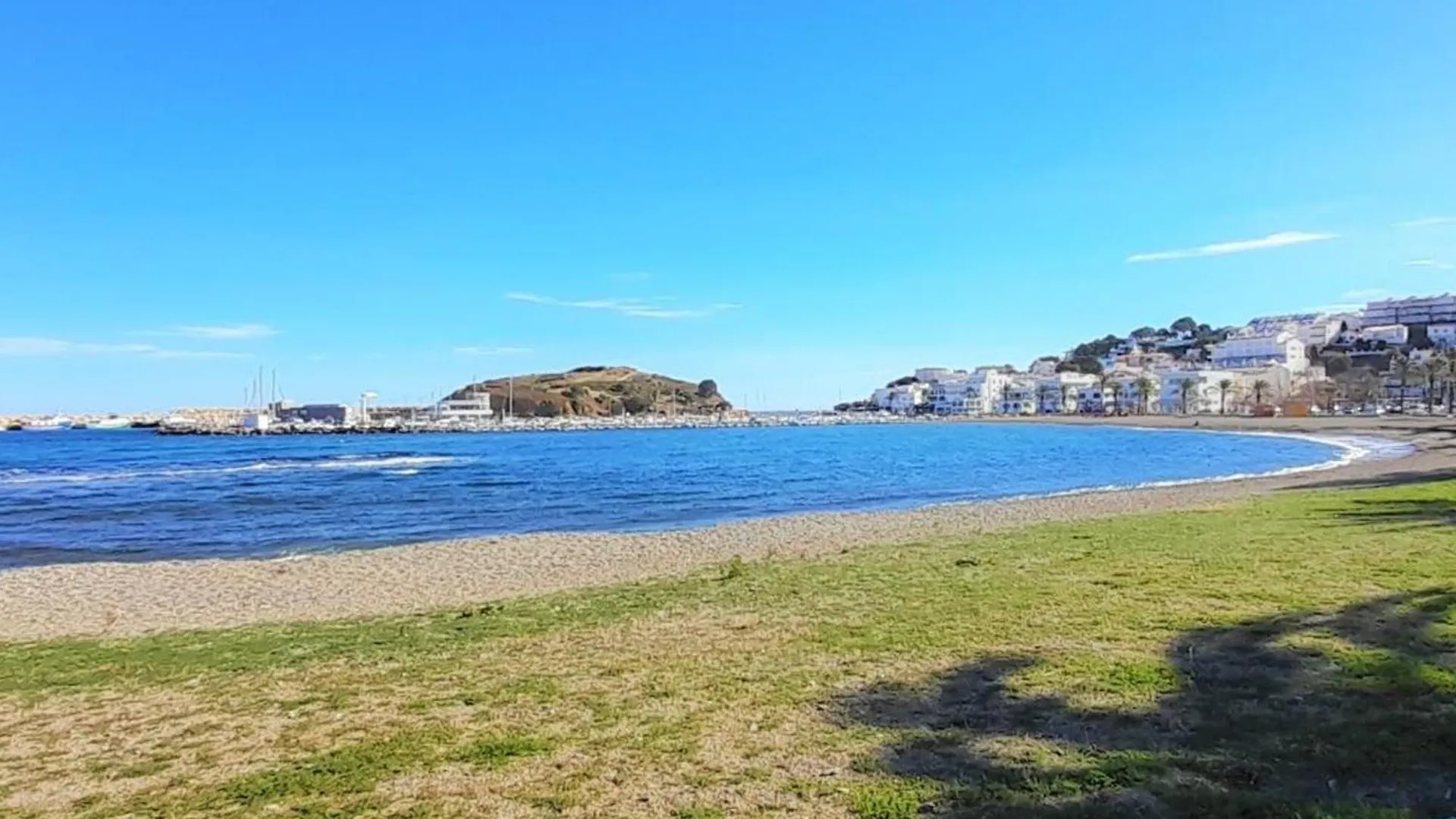 Amplio Apartamento En Llanca Con Vista Al Mar, Terraza, Aparcamiento Y Animales Permitidos - Es-170-6 Spain